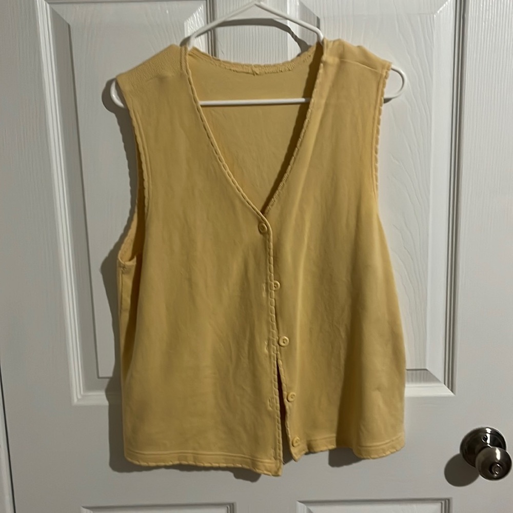 Yellow vest